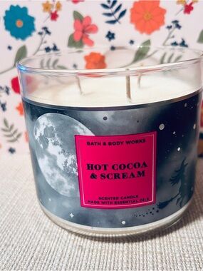 Hot Cocoa and SCREAM 3 Wick Candle Bath and Body Works UNUSEF
